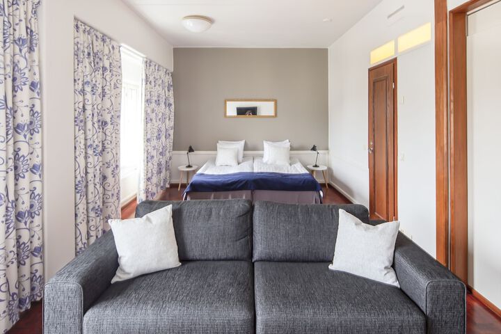 Room 11 of 35