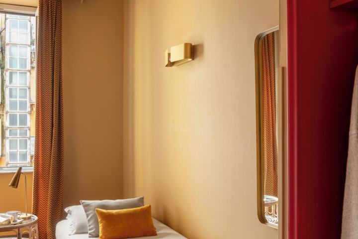 Room 41 of 72