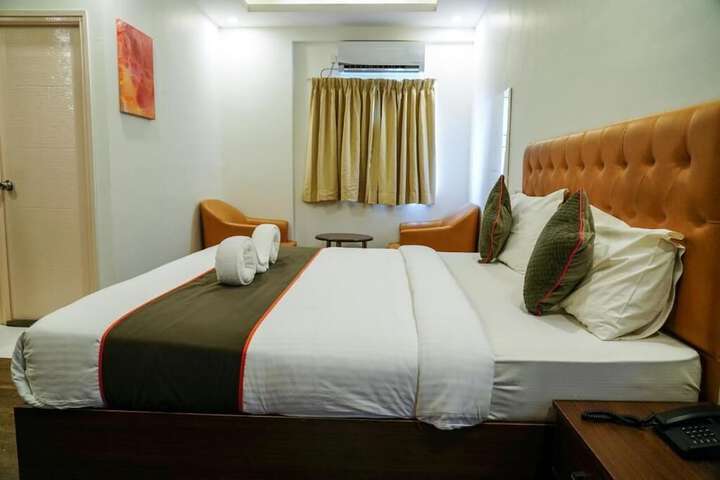Room 7 of 25
