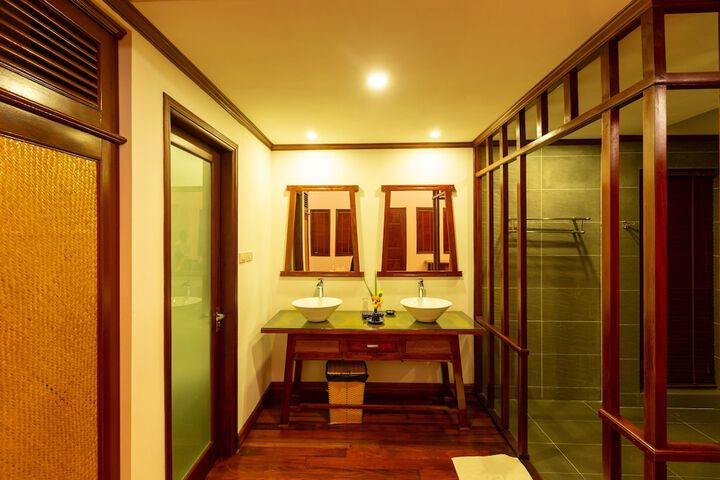 Room 8 of 112