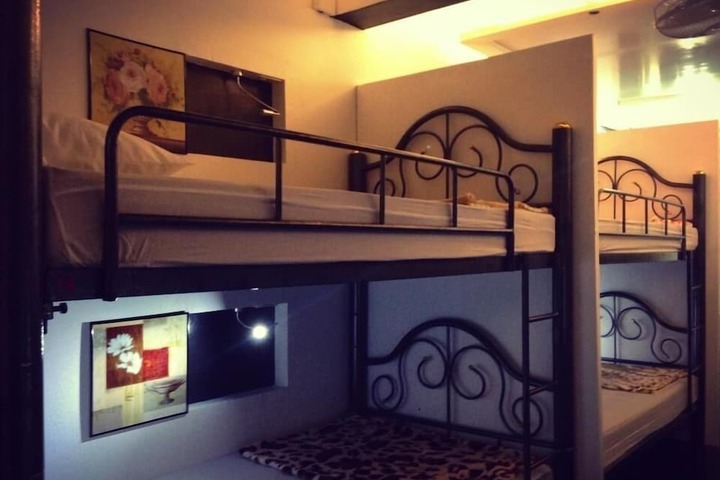 Room 7 of 13