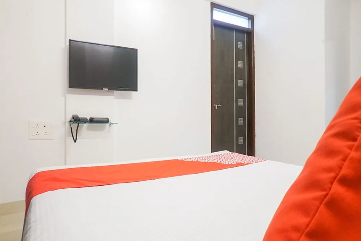Room 3 of 12