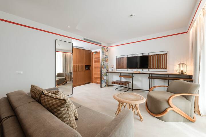 Room 43 of 115