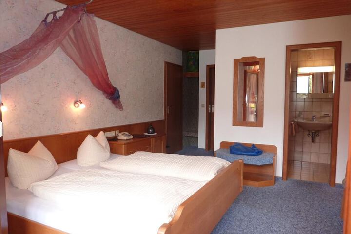Room 13 of 49