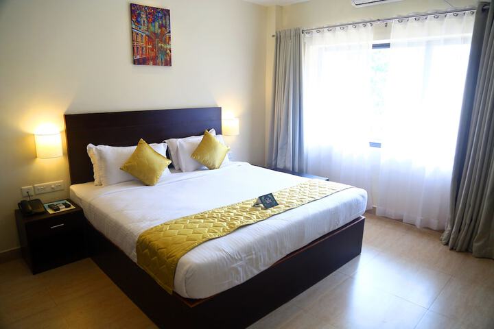 Room 4 of 93