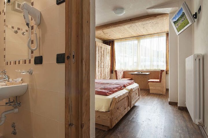 Room 3 of 24
