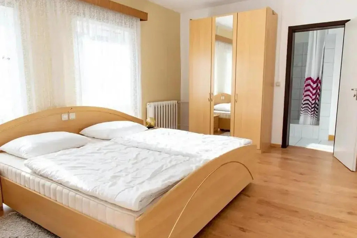 Room 2 of 9