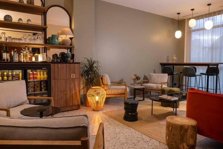 Guest Lobby
