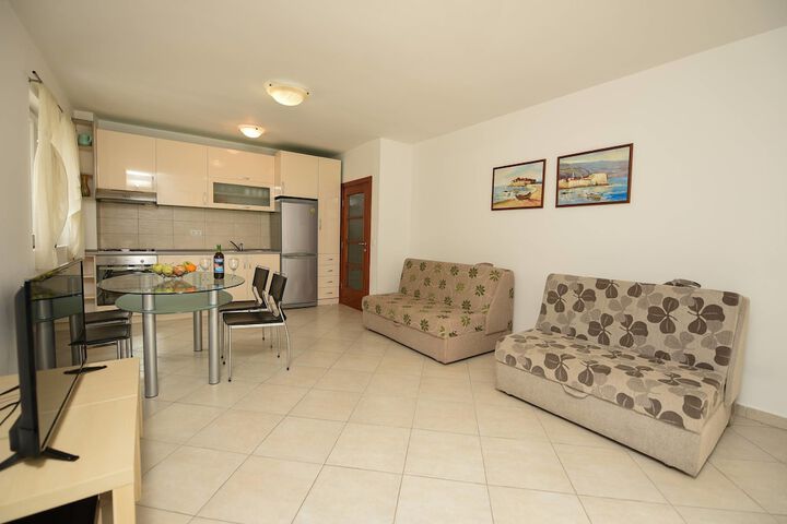 Room 5 of 67