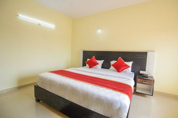 Room 4 of 13