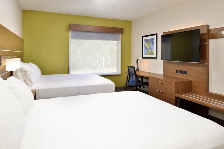 2 Queen Beds (22 of 25)