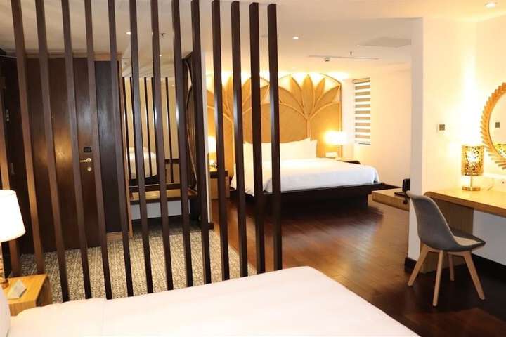 Room 34 of 86