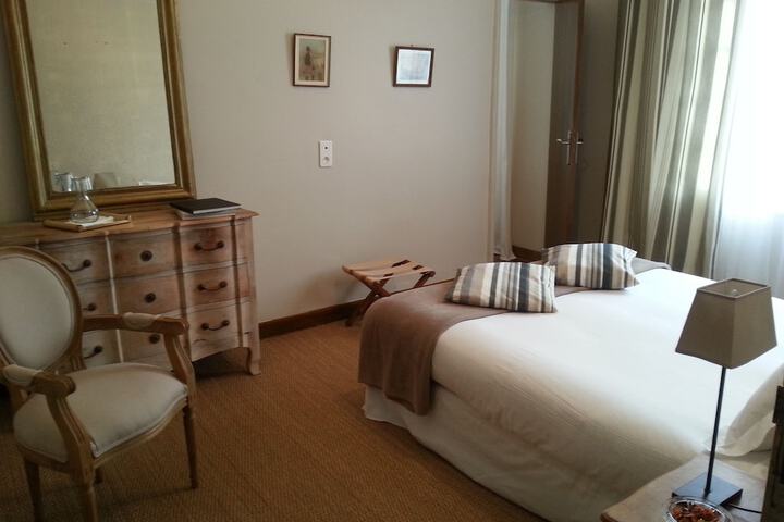 Room 8 of 32