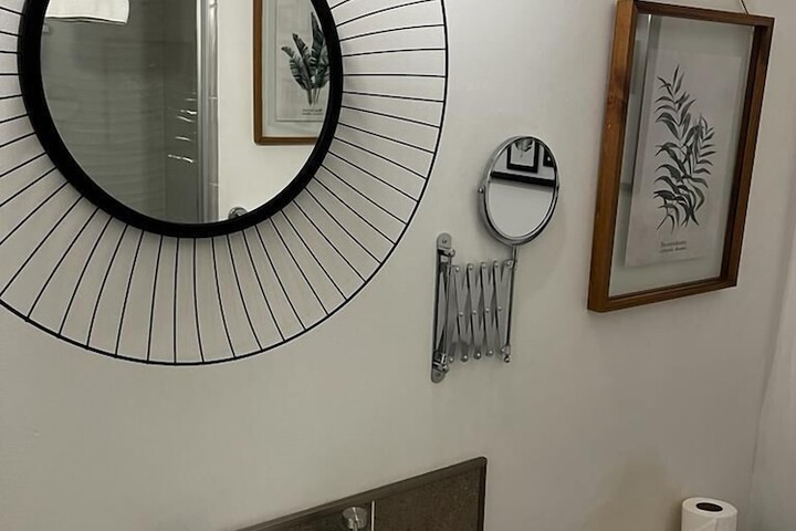 Room 27 of 44