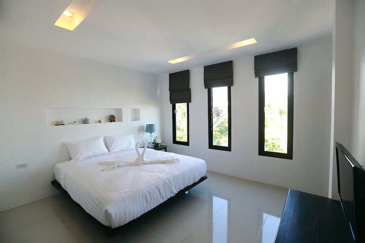 Room 13 of 28