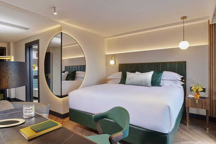 Room 3 of 25