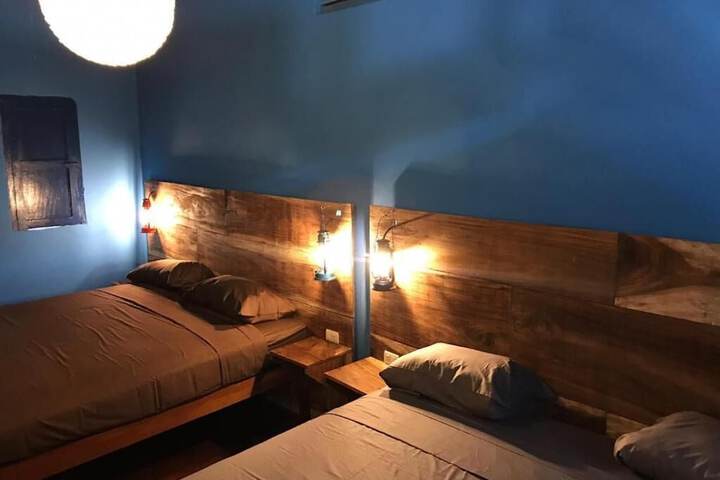 Room 5 of 20
