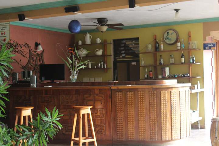 Lounge 30 of 60