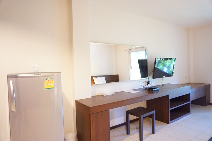 Room 28 of 52