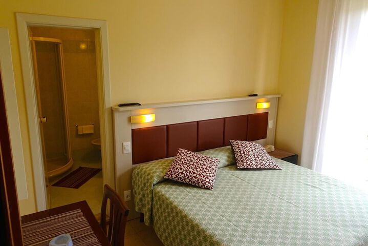 Room 10 of 53