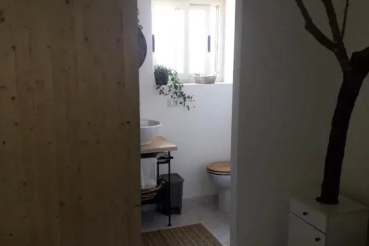 Room 4 of 14