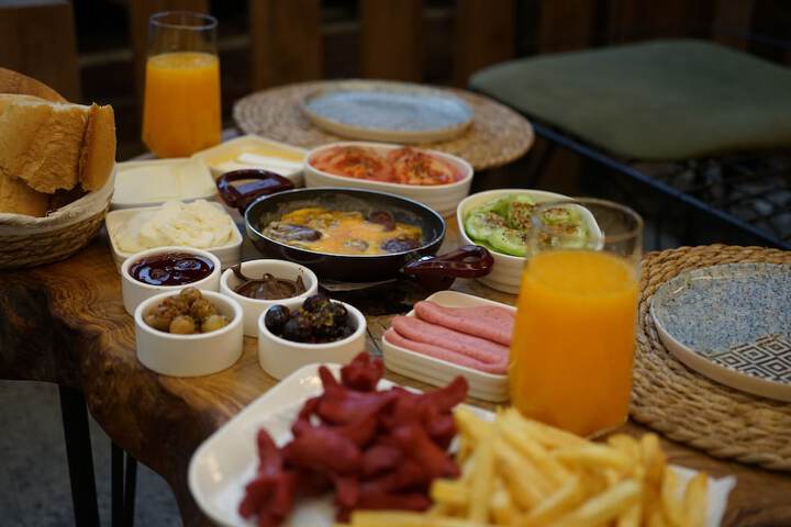 Breakfast/Coffee Service 78 of 85