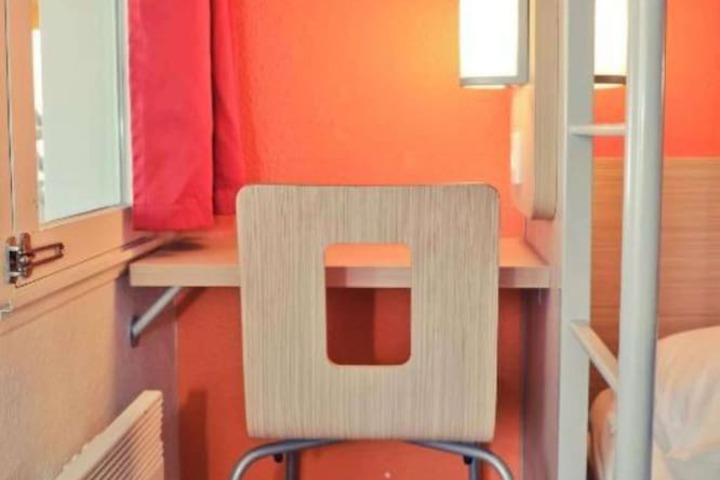 Room 8 of 44