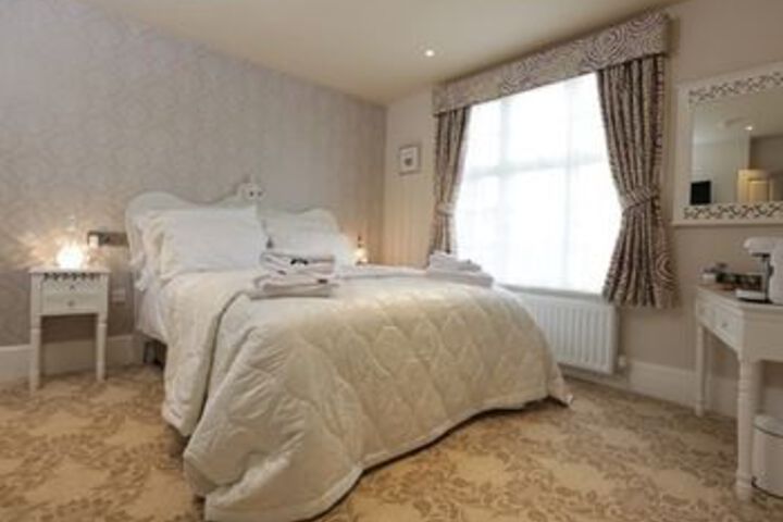 Room 4 of 11