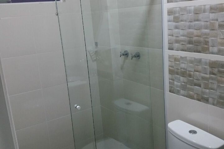Room 8 of 12