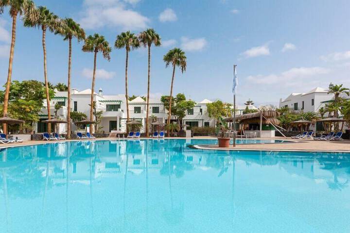 Hotel Pool