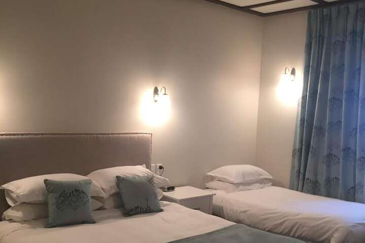 Room 6 of 32