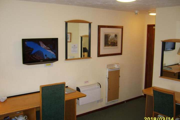 Room 5 of 38
