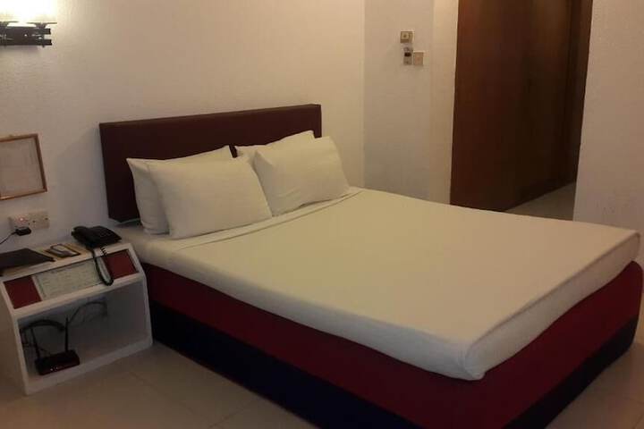 Room 18 of 27