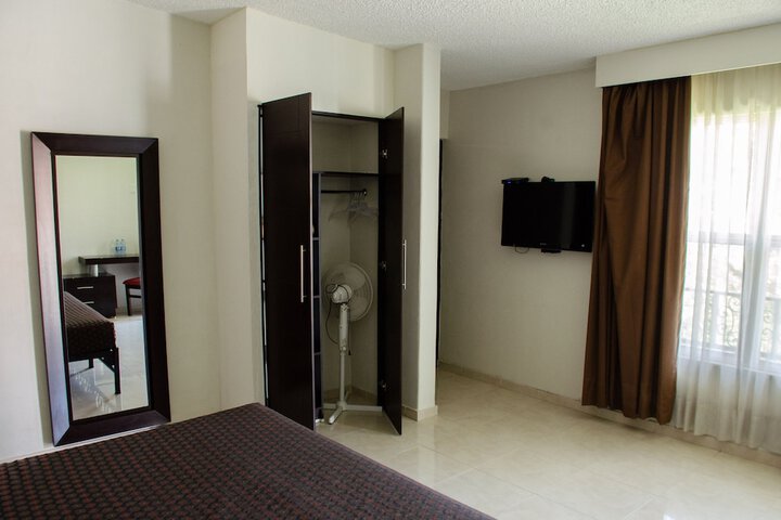 Room 4 of 44
