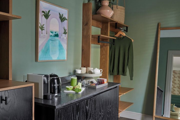Private kitchenette