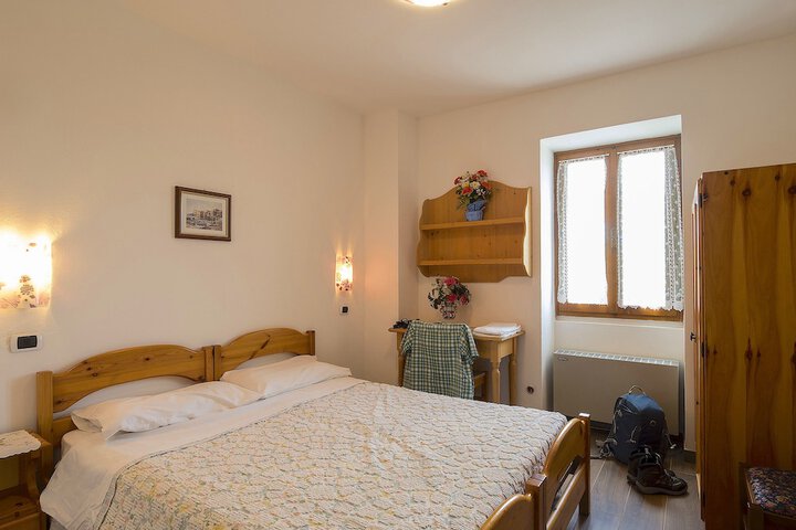Room 7 of 68