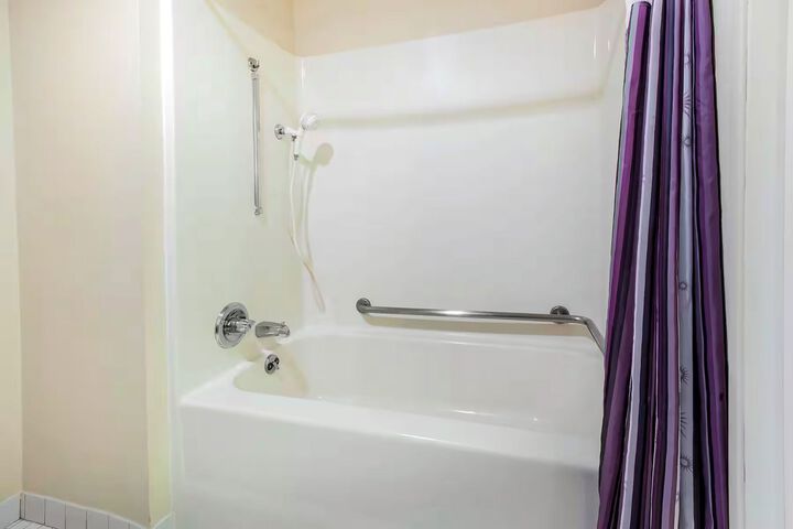 Room 2 of 17