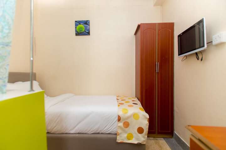 Room 74 of 163