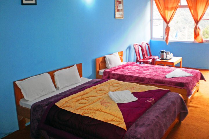 Room 9 of 14