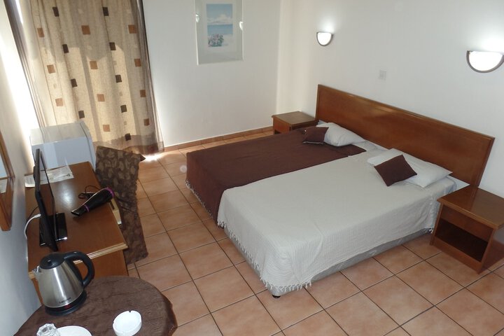 Room 9 of 64