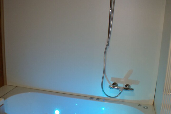 Room 15 of 23