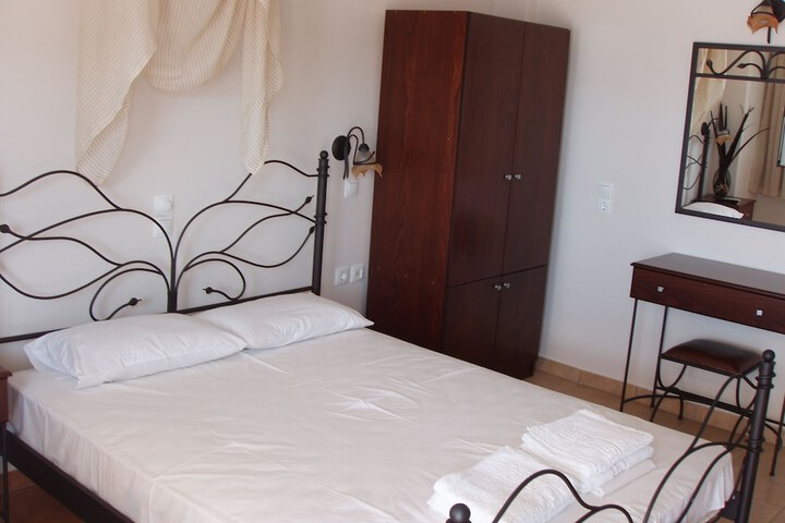 Room 15 of 96