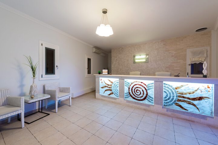 Entrance & Lobby