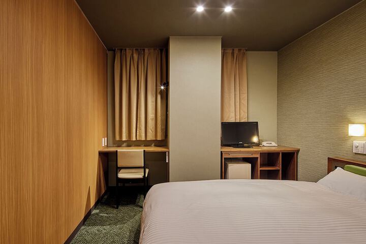 Room 17 of 40
