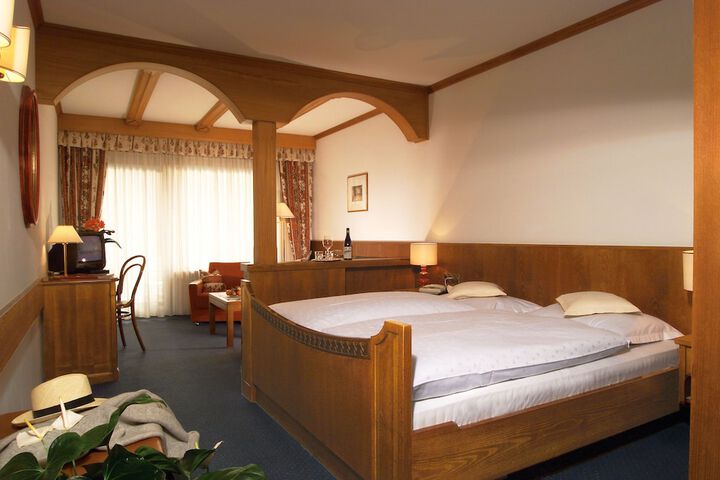 Room 6 of 45