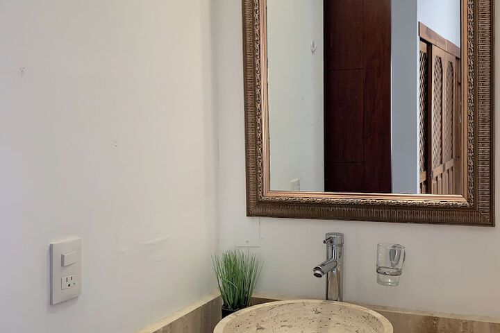 Room 69 of 108