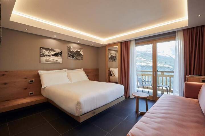 Room 3 of 54