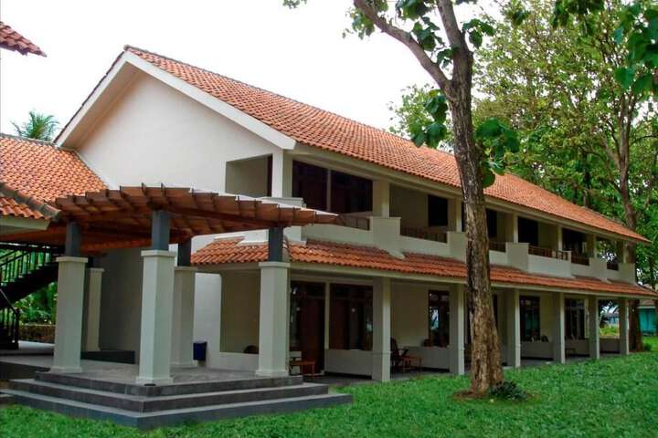 Hotel Exterior 90 of 90