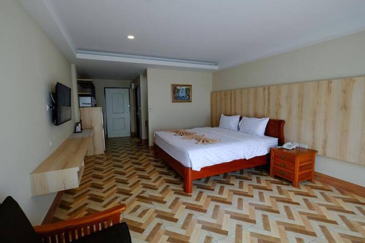 Room 9 of 36