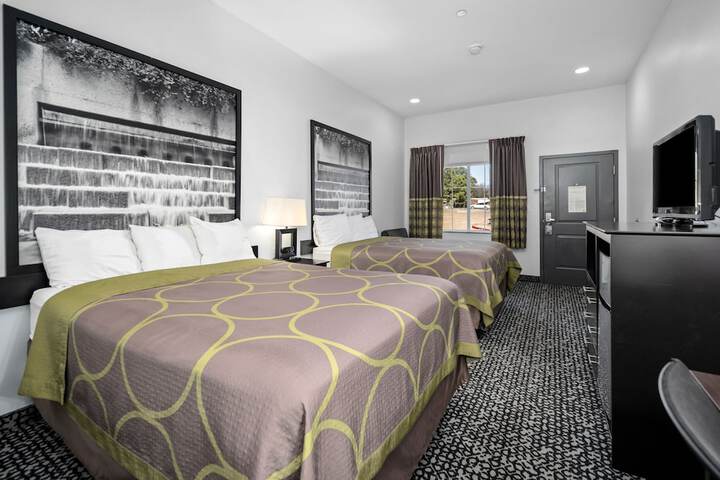 Room 10 of 38